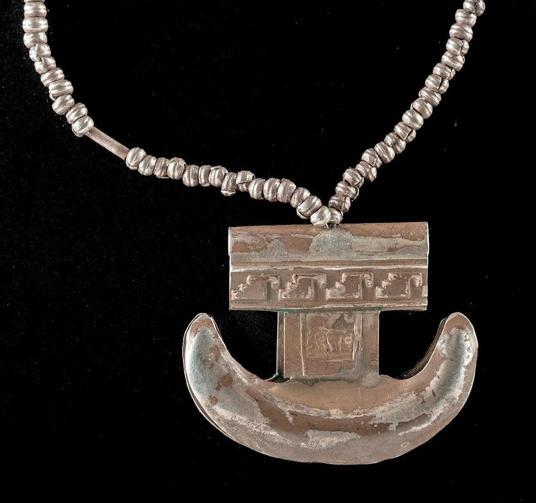Pre-Columbian Chimu Silver Necklace - 11th to 15th Century CE | Tumi Tweezer Pendant