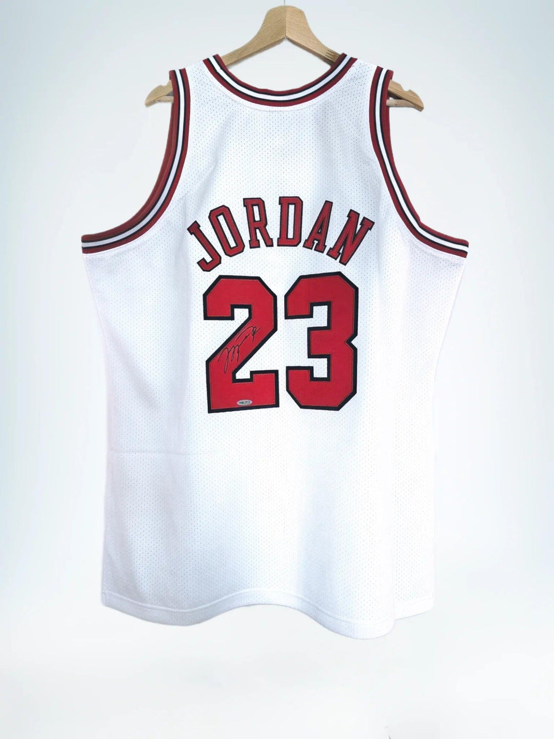 Michael Jordan 23 Chicago Bulls 1997-1998 White - Signed Basketball Shirt | Upper Deck UDA