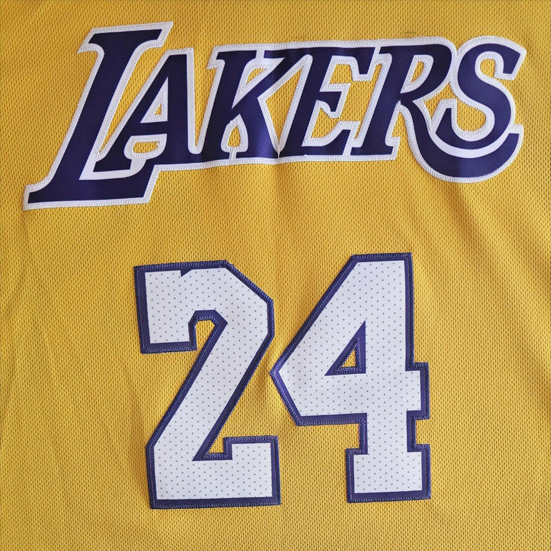 Kobe Bryant 24 LA Lakers 2006-2007 Home - Signed Basketball Jersey | From nr. 8 to nr. 24