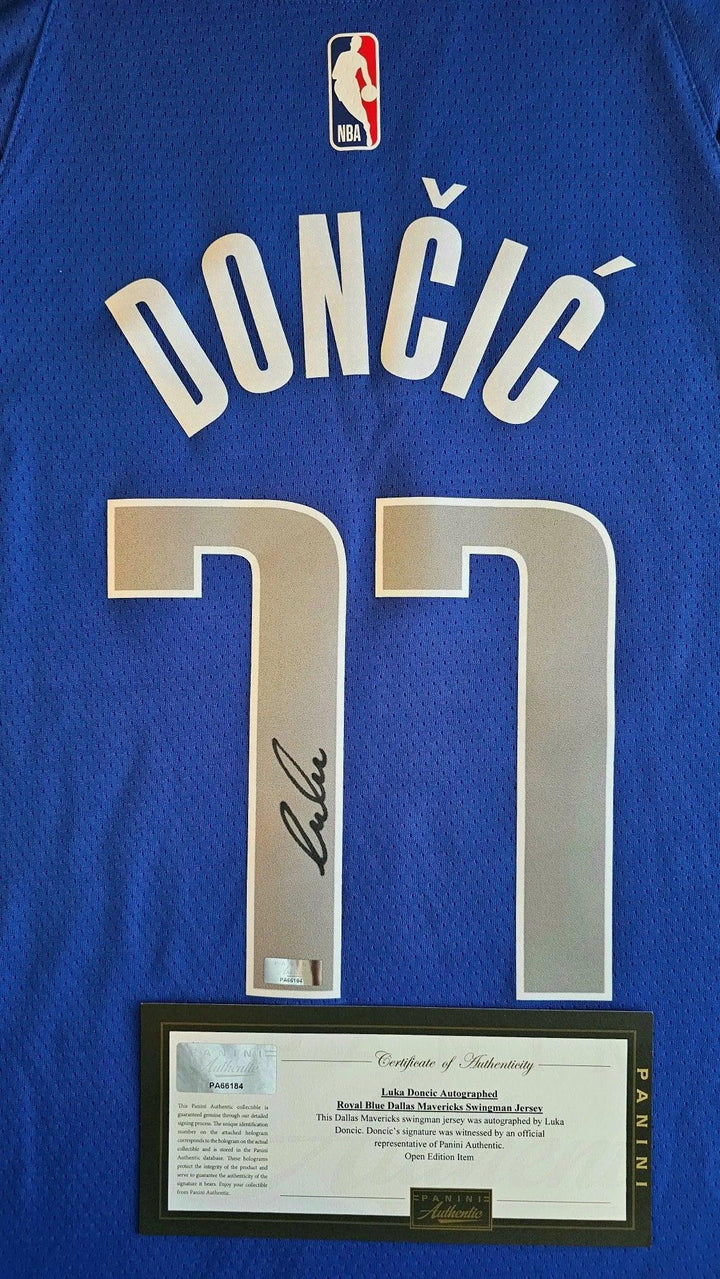 Luka Dončić 77 Dallas Mavericks 2020-2021 - Signed Navy Blue Jersey | Panini Authenticated