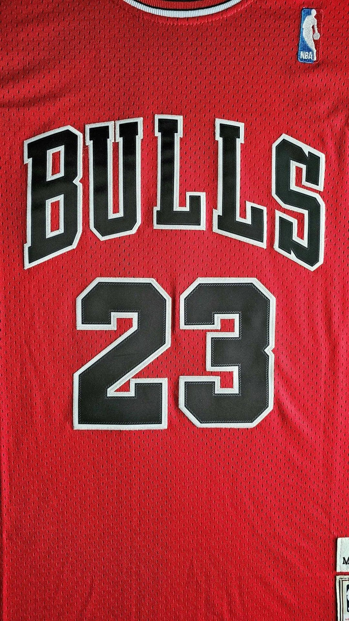 Michael Jordan 23 Chicago Bulls Home - Signed Basketball Jersey | PSA/DNA