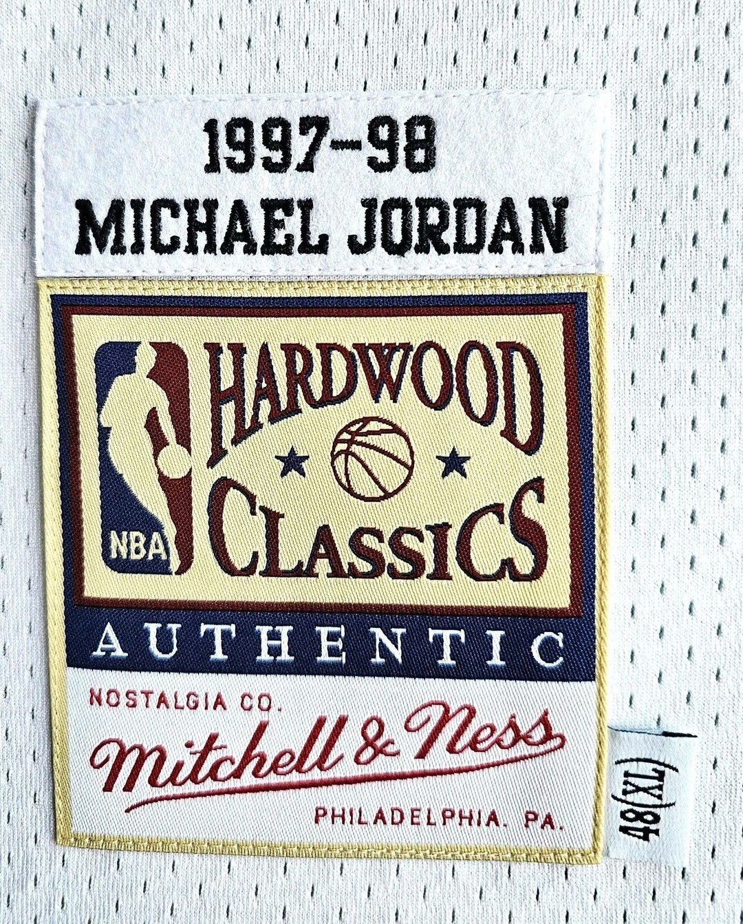 Michael Jordan 23 Chicago Bulls 1997-1998 White - Signed Basketball Shirt | Upper Deck UDA